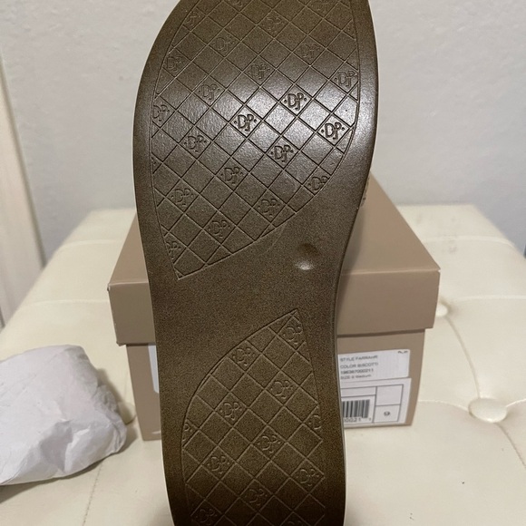 Donald J. Pliner Women's Farrahr Raffia Biscotti (Tan) Thong Sandals 9M - Picture 7 of 9